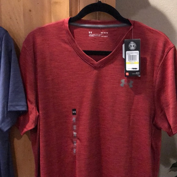 2 Men’s Under Amour Heatgear Shirts - Picture 2 of 2